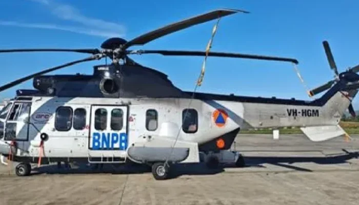 Tujuh Helikopter Dikerahkan, Kalbar Perangi Karhutla Dari Darat Hingga Langit