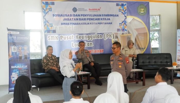 Bukan Razia, Polisi Masuk Kelas SMKN 1 Pontianak Bawa Pesan yang Bikin Siswa Berpikir