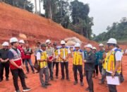 Reses di Kapuas Hulu, Lasarus Menyusuri Jalan yang Menembus Batas