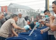 Kapolsek Pontianak Utara Salurkan Air Bersih, Warga Terbantu Hadapi Kemarau